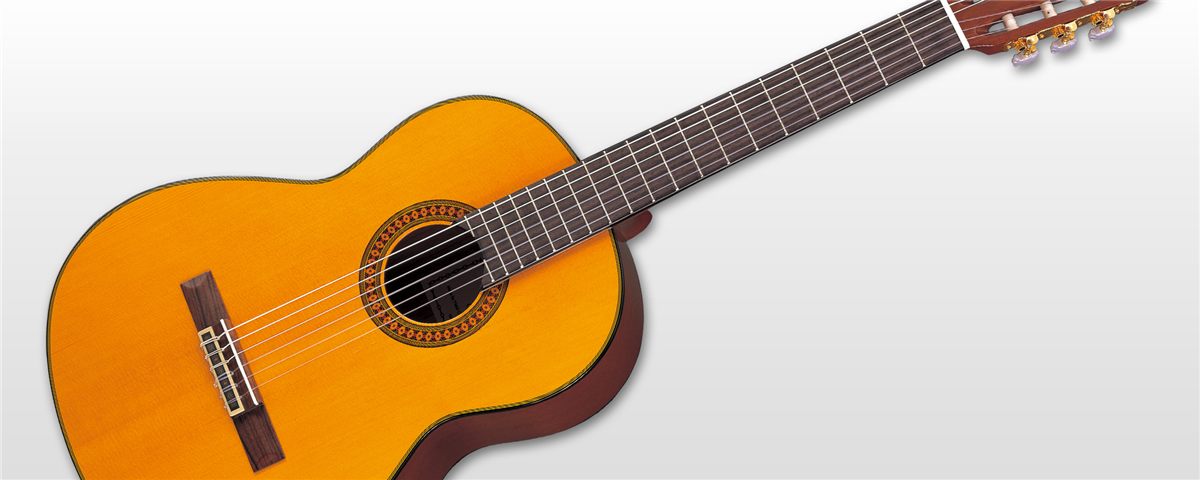 Yamaha Full Size Classical Guitar C40 Premium Package ( C 40 / C-40 / C40II ) Student / Beginner Model - N / Natural | Cornerstone Music